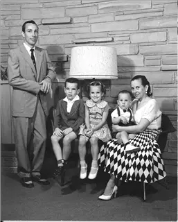 small_mom-dad-kids-1957.webp