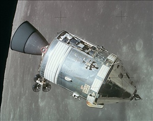 Apollo_CSM_lunar_orbit.jpg