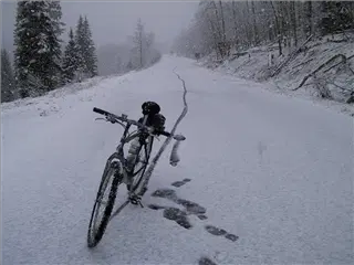 small_snowbike.webp