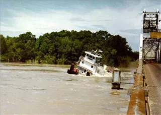small_towboat11.webp