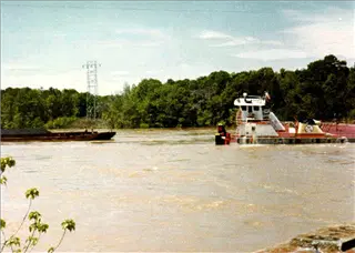 small_towboat15.webp