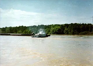 small_towboat19.webp